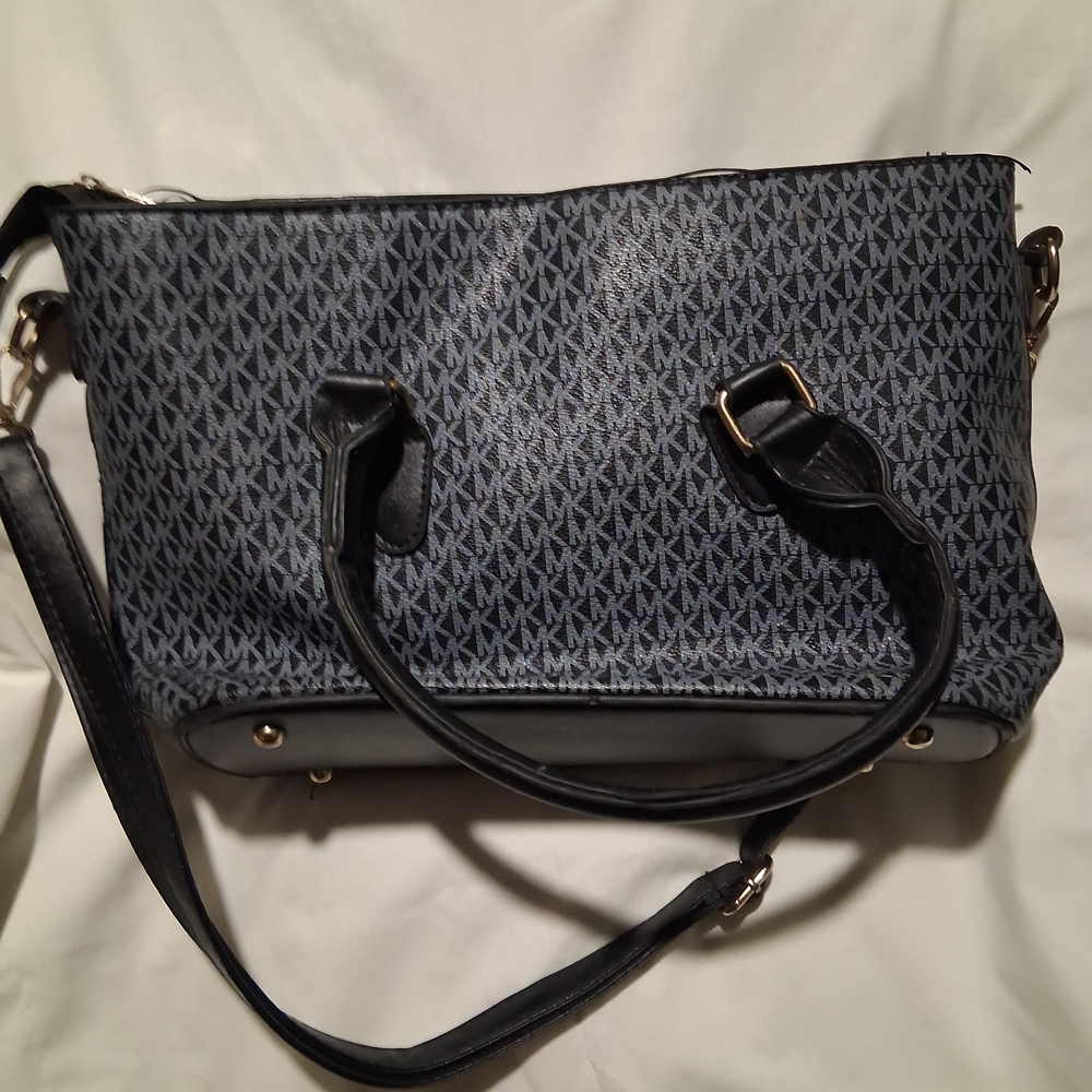 Michael Kors Black and Gold Women's Bag - Picture 4 of 6